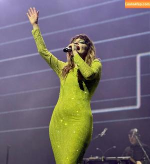 Lauren Mayberry photo #0057