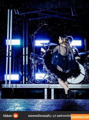 Lauren Mayberry photo #0071