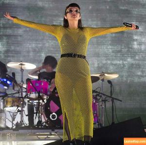 Lauren Mayberry photo #0103