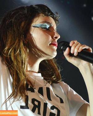 Lauren Mayberry photo #0131