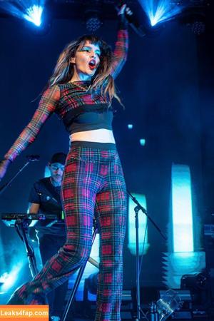 Lauren Mayberry photo #0141