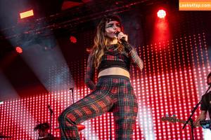 Lauren Mayberry photo #0142