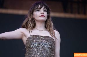 Lauren Mayberry photo #0151