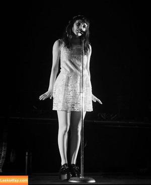 Lauren Mayberry photo #0174
