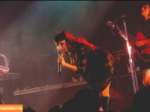 Lauren Mayberry photo #0198