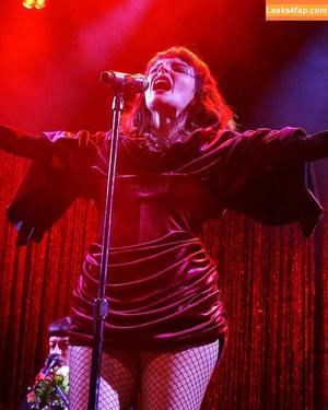 Lauren Mayberry photo #0214