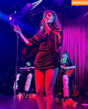 Lauren Mayberry photo #0264