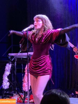 Lauren Mayberry photo #0271