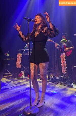 Lauren Mayberry photo #0301