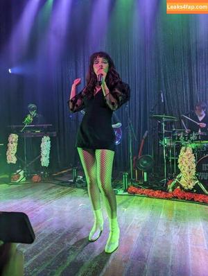 Lauren Mayberry photo #0303