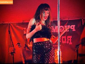 Lauren Mayberry photo #0307