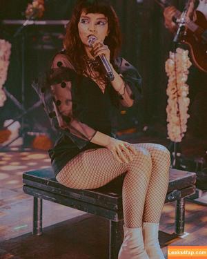 Lauren Mayberry photo #0330