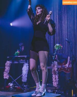 Lauren Mayberry photo #0337