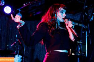 Lauren Mayberry photo #0361