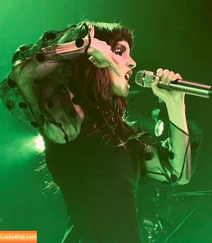 Lauren Mayberry photo #0367