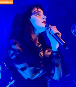 Lauren Mayberry photo #0369