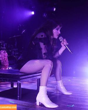 Lauren Mayberry photo #0399