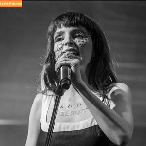 Lauren Mayberry photo #0414