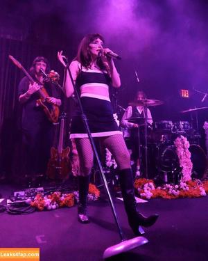 Lauren Mayberry photo #0432