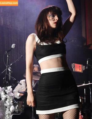 Lauren Mayberry photo #0436
