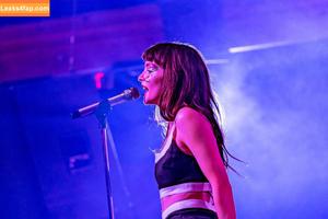 Lauren Mayberry photo #0438