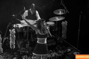 Lauren Mayberry photo #0442