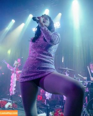 Lauren Mayberry photo #0482