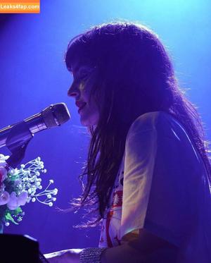 Lauren Mayberry photo #0495