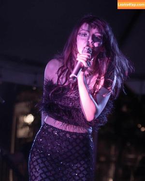 Lauren Mayberry photo #0505