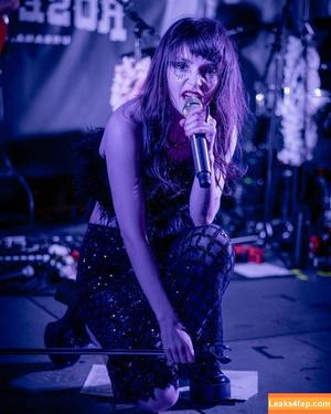 Lauren Mayberry photo #0509