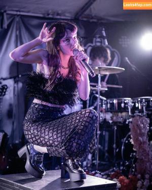 Lauren Mayberry photo #0510