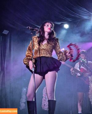 Lauren Mayberry photo #0548