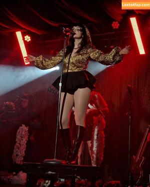 Lauren Mayberry photo #0552