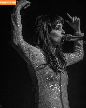 Lauren Mayberry photo #0559