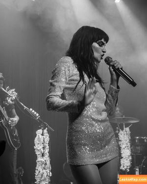 Lauren Mayberry photo #0564