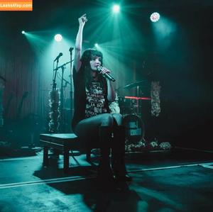 Lauren Mayberry photo #0576