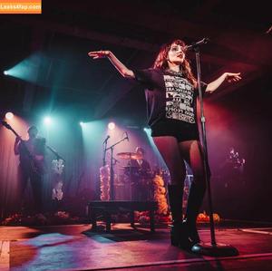 Lauren Mayberry photo #0577