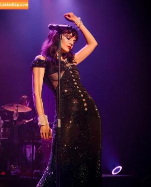 Lauren Mayberry photo #0600