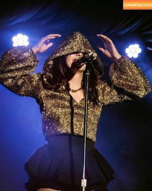 Lauren Mayberry photo #0611