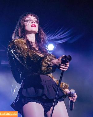 Lauren Mayberry photo #0617
