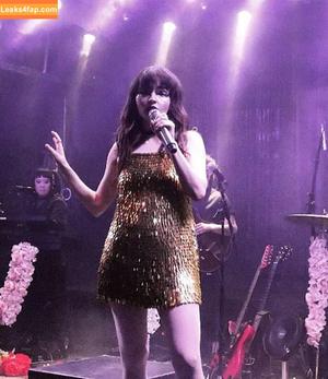 Lauren Mayberry photo #0696