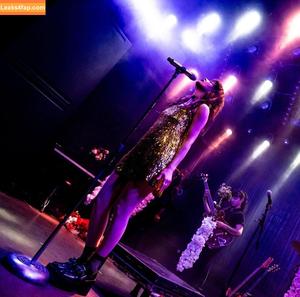 Lauren Mayberry photo #0702