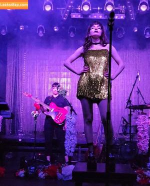 Lauren Mayberry photo #0707