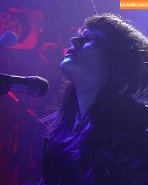 Lauren Mayberry photo #0721