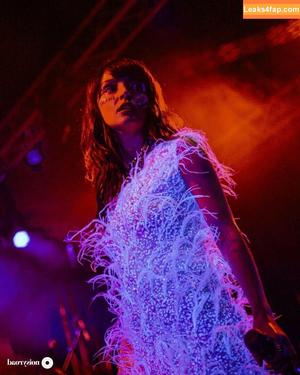 Lauren Mayberry photo #0729