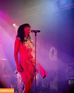 Lauren Mayberry photo #0732