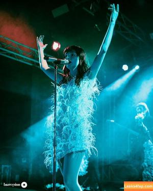 Lauren Mayberry photo #0735