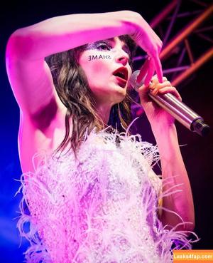 Lauren Mayberry photo #0756