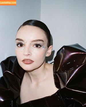 Lauren Mayberry photo #0774