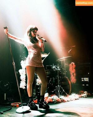 Lauren Mayberry photo #0783